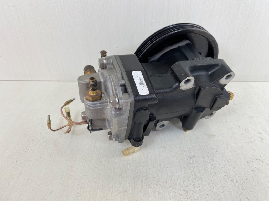 2002 Mercury 200HP Optimax 2 Stroke DFI Air Compressor Assembly 828123T15