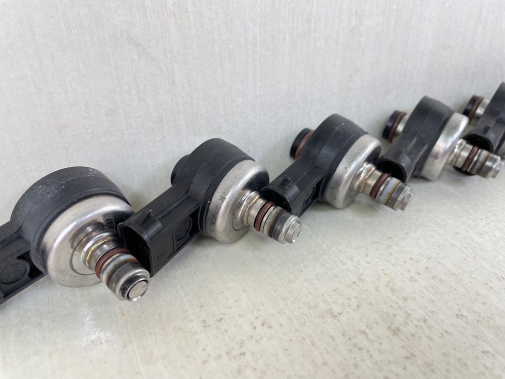 2002 Mercury 225HP Optimax 2 Stroke Air Injector Set 850065A11