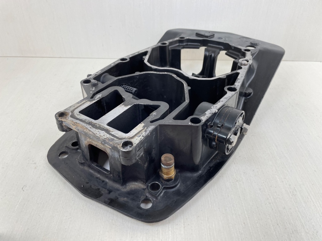 Mercury 200 225 250 HP 2 Stroke 3.0L Outboard Exhaust Plate 832935A15