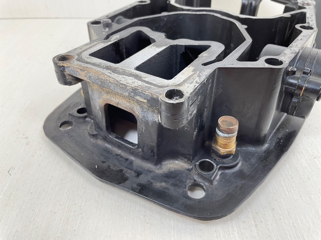 Mercury 200 225 250 HP 2 Stroke 3.0L Outboard Exhaust Plate 832935A15