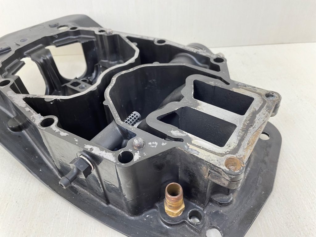 Mercury 200 225 250 HP 2 Stroke 3.0L Outboard Exhaust Plate 832935A15