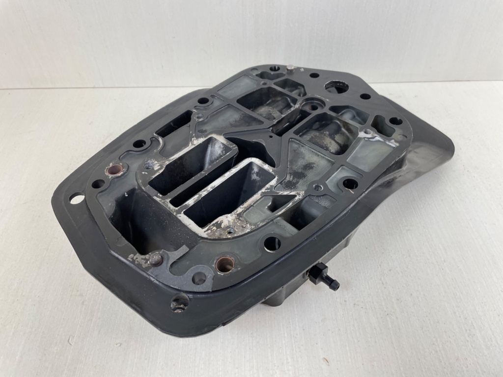 Mercury 200 225 250 HP 2 Stroke 3.0L Outboard Exhaust Plate 832935A15