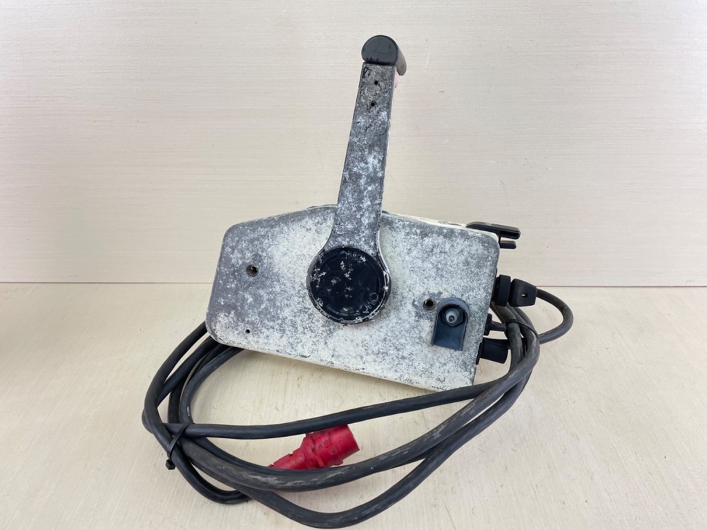 Johnson OMC Command Center Side Mount Control Box With 17' Harness