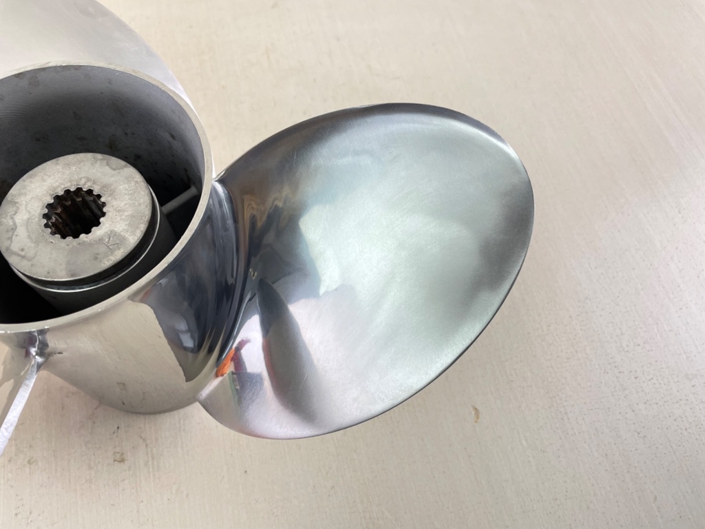 Suzuki Outboard Stainless Steel Prop Propeller 15 1/4 x 19 P RH