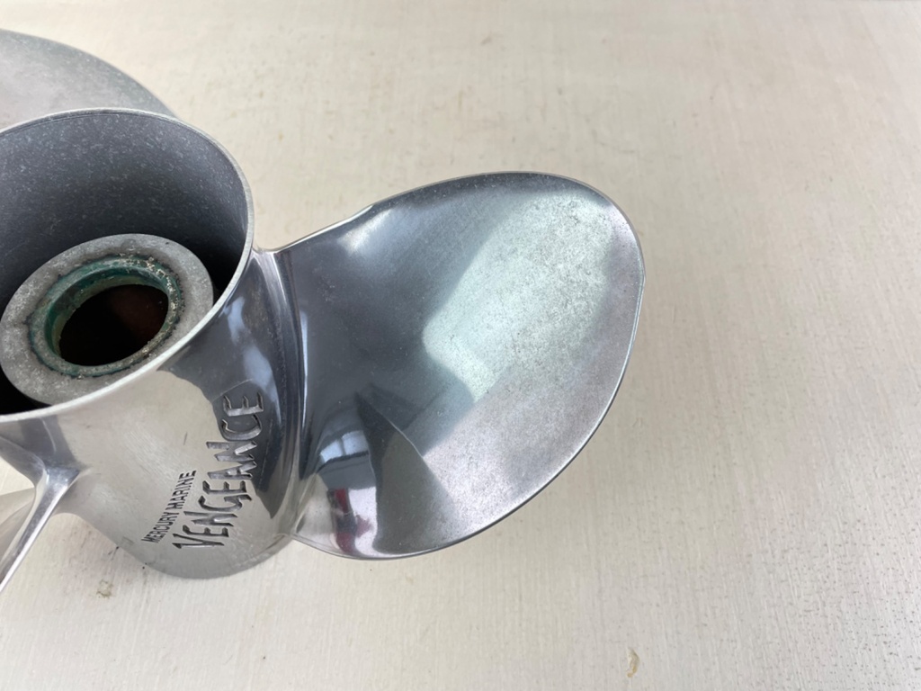 Mercury Marine Vengeance 13 x 18 P Stainless Steel Propeller 48-16988 RH