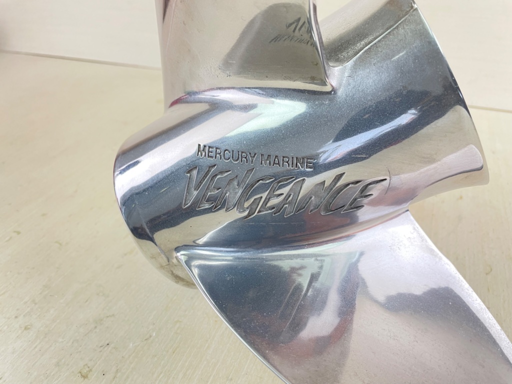Mercury Marine Vengeance 13 x 18 P Stainless Steel Propeller 48-16988 RH