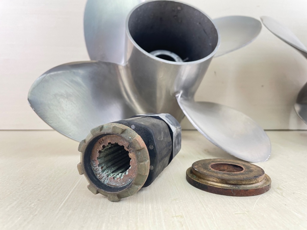 Mercury Marine Stainless Steel Prop Propeller 14 1/4 x 17P 4 Blade Pair