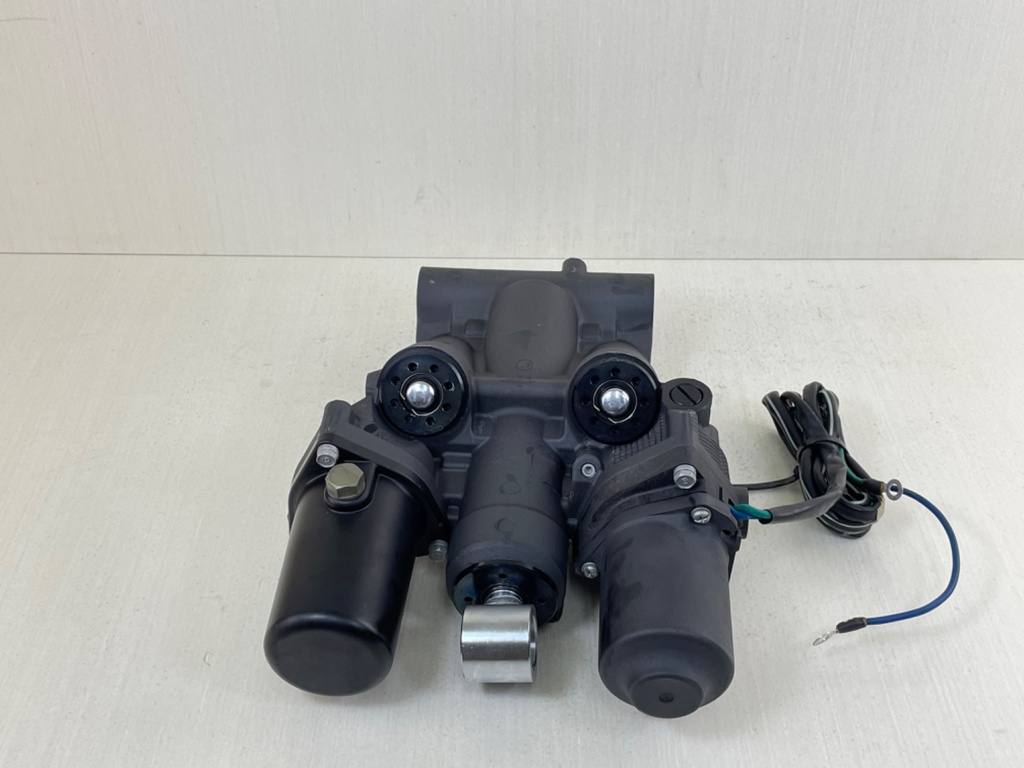 Yamaha 150HP 4 Stroke Outboard Power Trim Tilt Unit 63P-43800-23-00 Like New