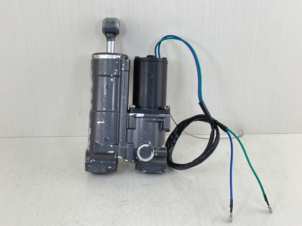 Johnson Evinrude 40HP 50 HP Power Trim & Tilt Unit 0438135 0435903