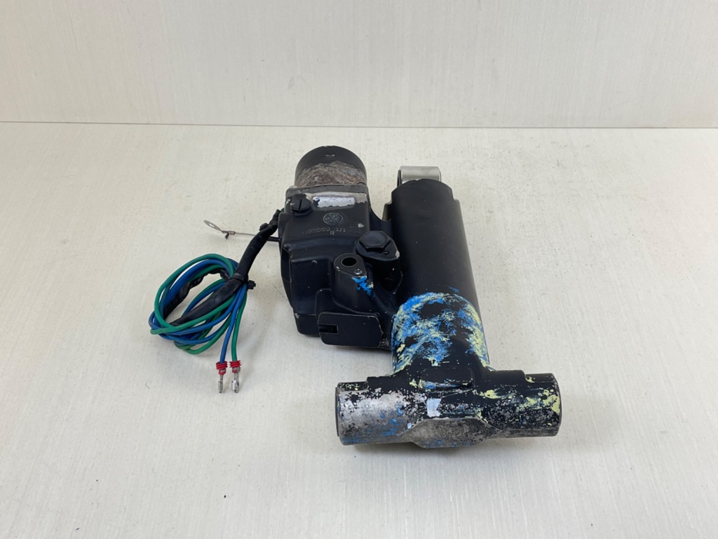 Evinrude Etec 70 90 115 130 HP Outboard Trim & Tilt Assembly 5005756 5008949