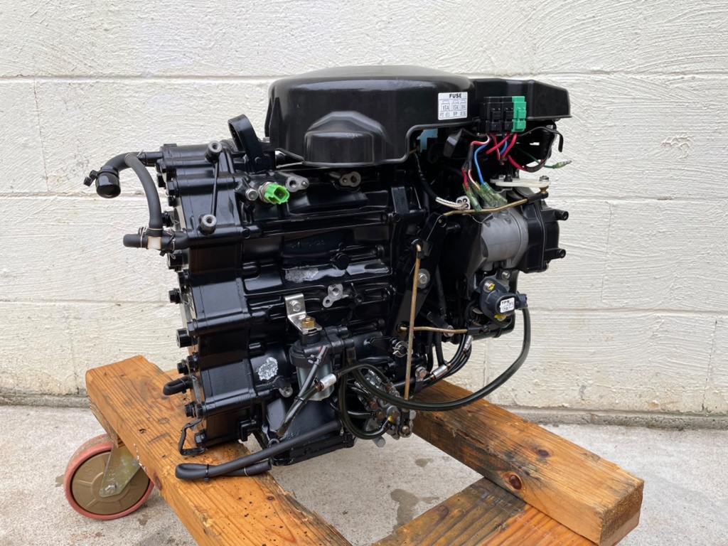 Nissan 40 50 HP TLDI 2 Stroke Outboard Powerhead Assembly Crankase Good Condition