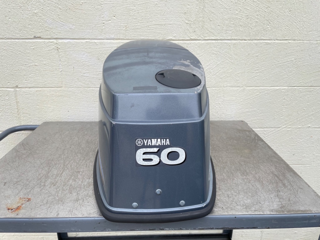 2000-2006 Yamaha 60HP 2 Stroke Outboard Top Cover Cowling Hood