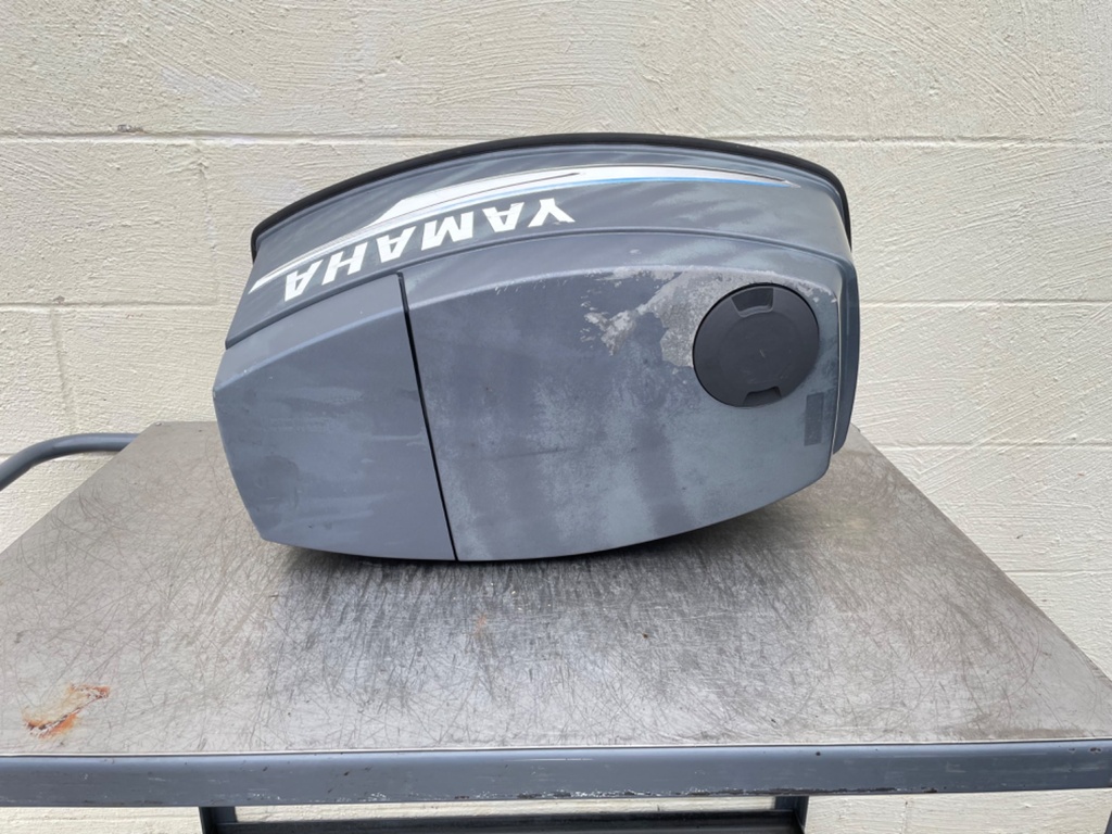 2000-2006 Yamaha 60HP 2 Stroke Outboard Top Cover Cowling Hood
