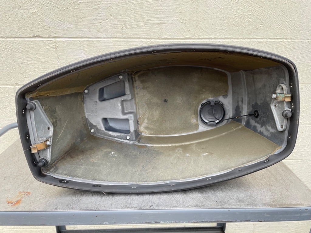 2000-2006 Yamaha 60HP 2 Stroke Outboard Top Cover Cowling Hood