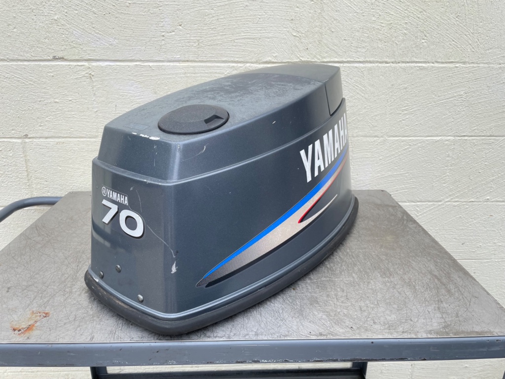 2000-2006 Yamaha 70HP 2 Stroke Outboard Top Cover Cowling Hood
