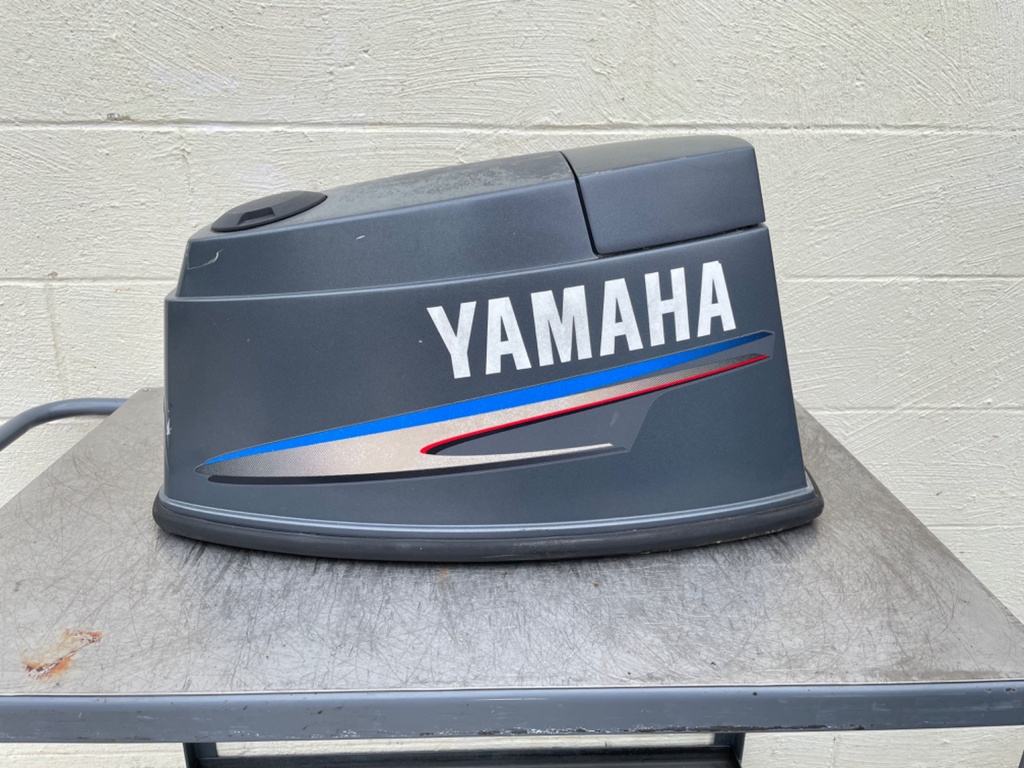 2000-2006 Yamaha 70HP 2 Stroke Outboard Top Cover Cowling Hood