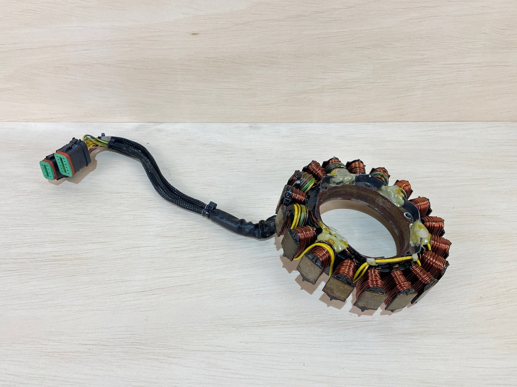 2005 Evinrude Ficht 225HP Stator Assembly 0586571