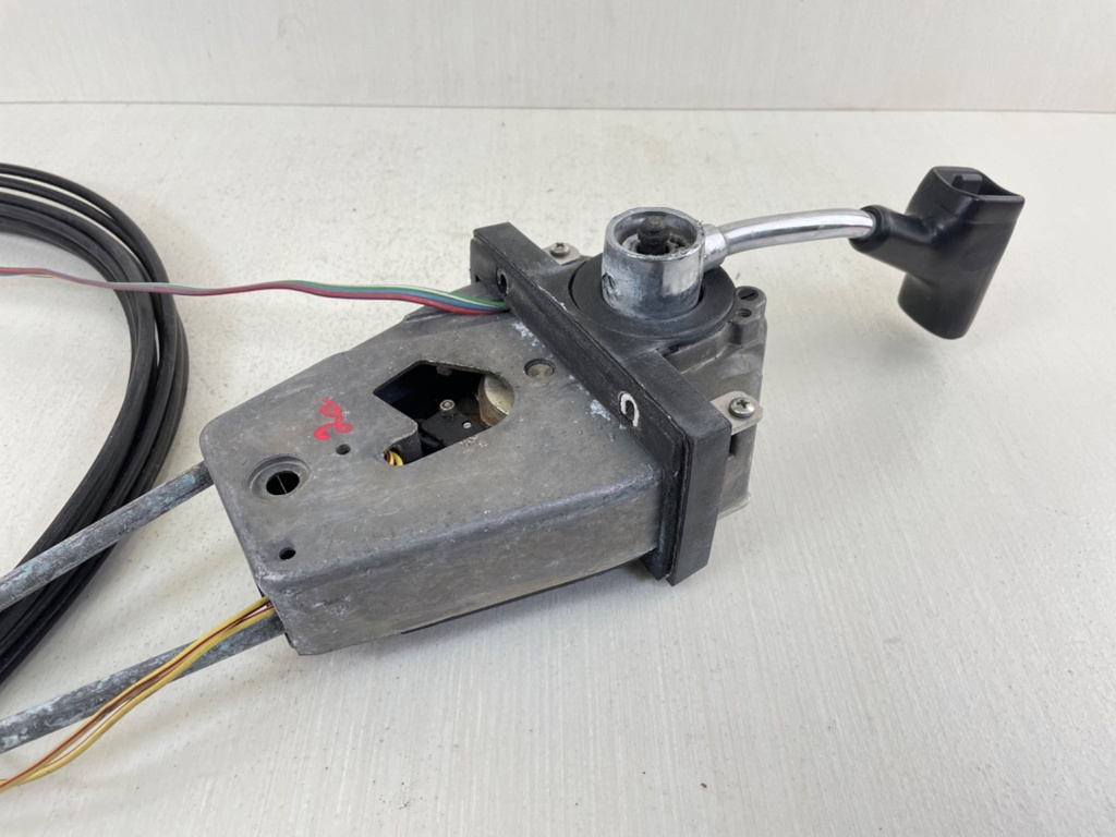 Mercury 88688A25 Top Mount Binnacle Control Box With 20’ cables