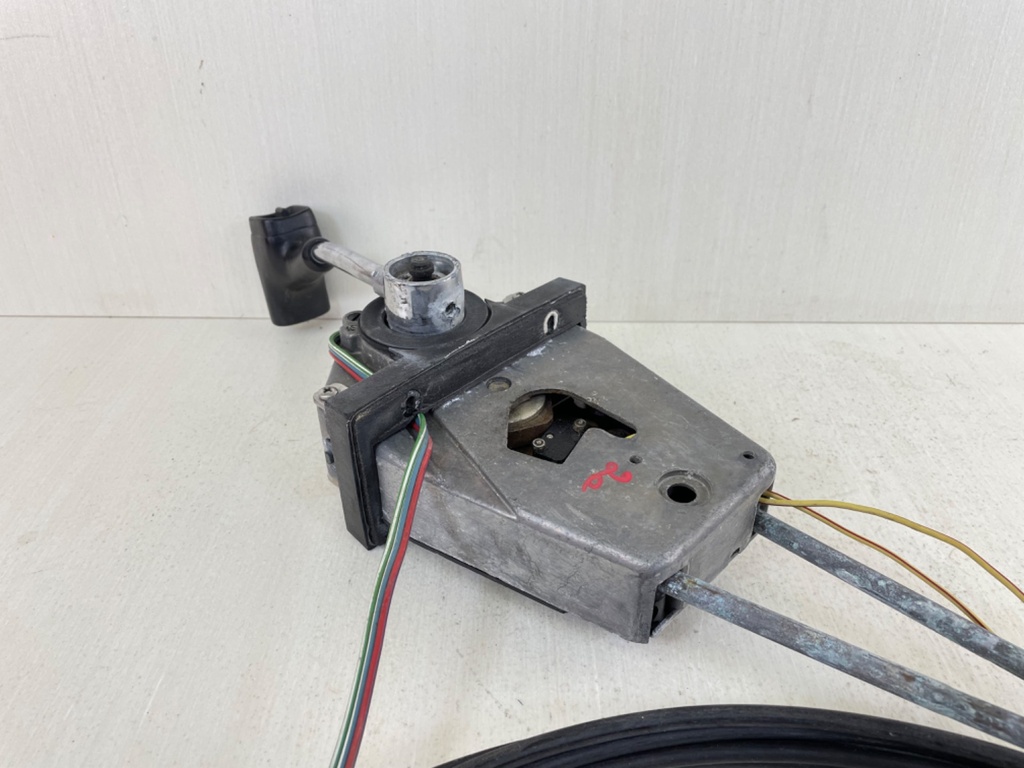 Mercury 88688A25 Top Mount Binnacle Control Box With 20’ cables