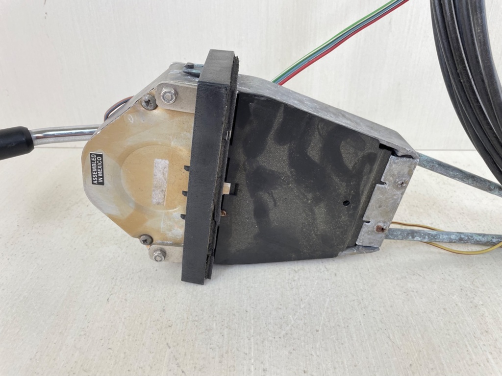 Mercury 88688A25 Top Mount Binnacle Control Box With 20’ cables