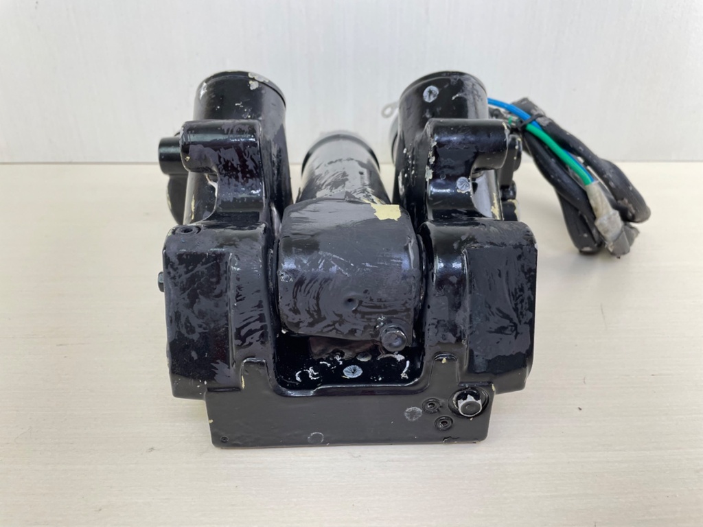 Yamaha V8 F 300 350 HP Outboard Power Trim Tilt Unit 6AW-43800-05-00