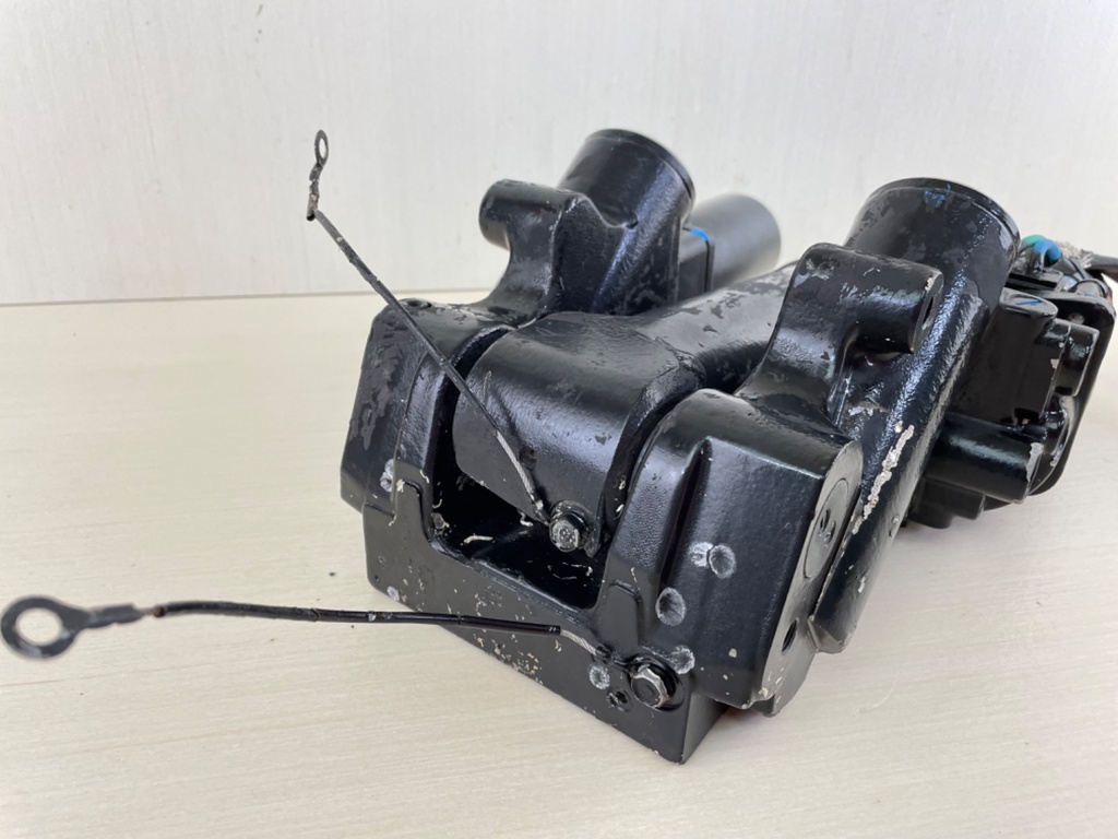 Yamaha V8 F 300 350 HP Outboard Power Trim Tilt Unit 6AW-43800-05-00