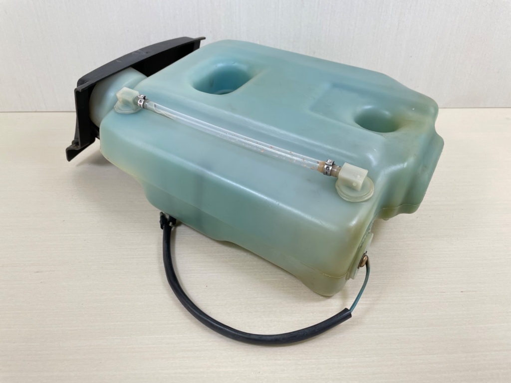 812778A1 Mercury 1989-1997 2 Stroke Oil Tank Reservoir 40HP