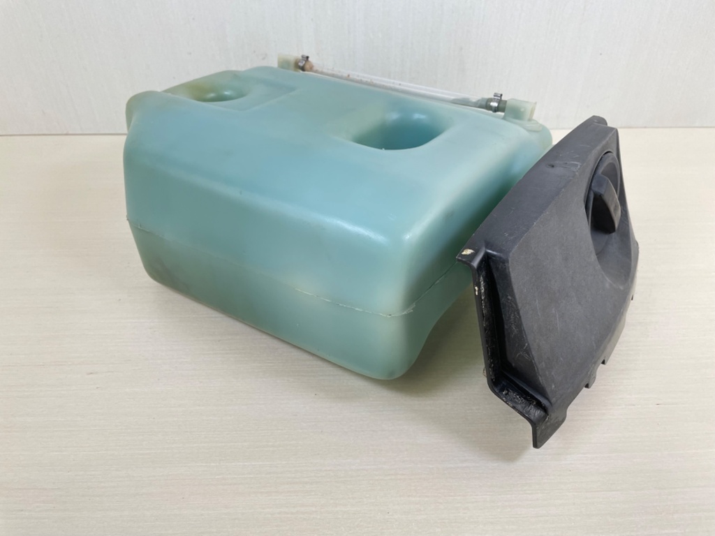 812778A1 Mercury 1989-1997 2 Stroke Oil Tank Reservoir 40HP