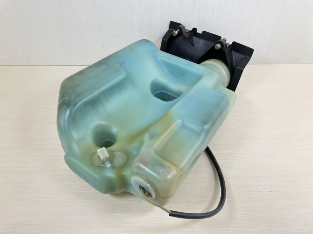 812778A1 Mercury 1989-1997 2 Stroke Oil Tank Reservoir 40HP