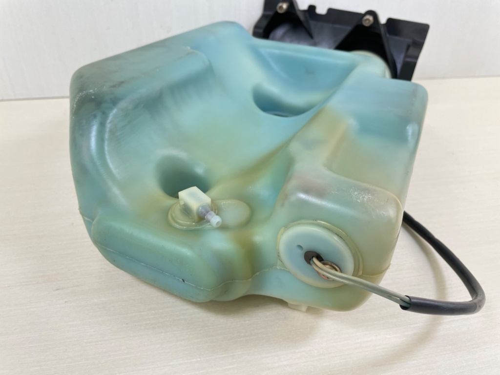 812778A1 Mercury 1989-1997 2 Stroke Oil Tank Reservoir 40HP