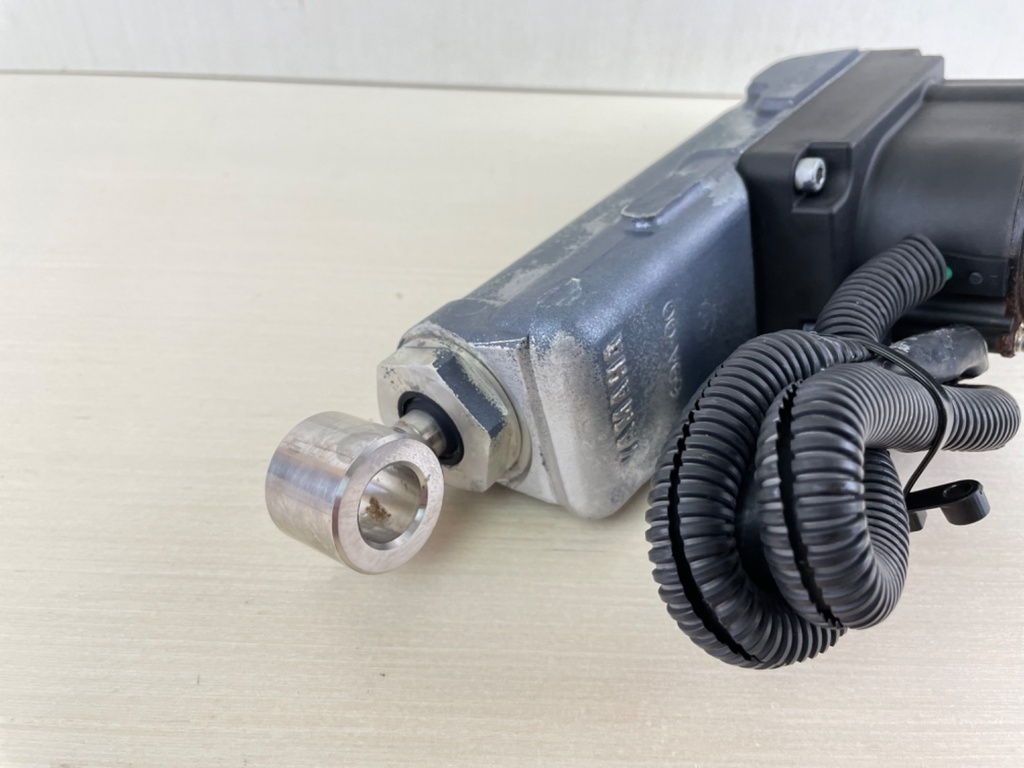 Yamaha 8 9.9 15 HP Outboard Power Trim & Tilt Assembly 69G-43840-00-4D