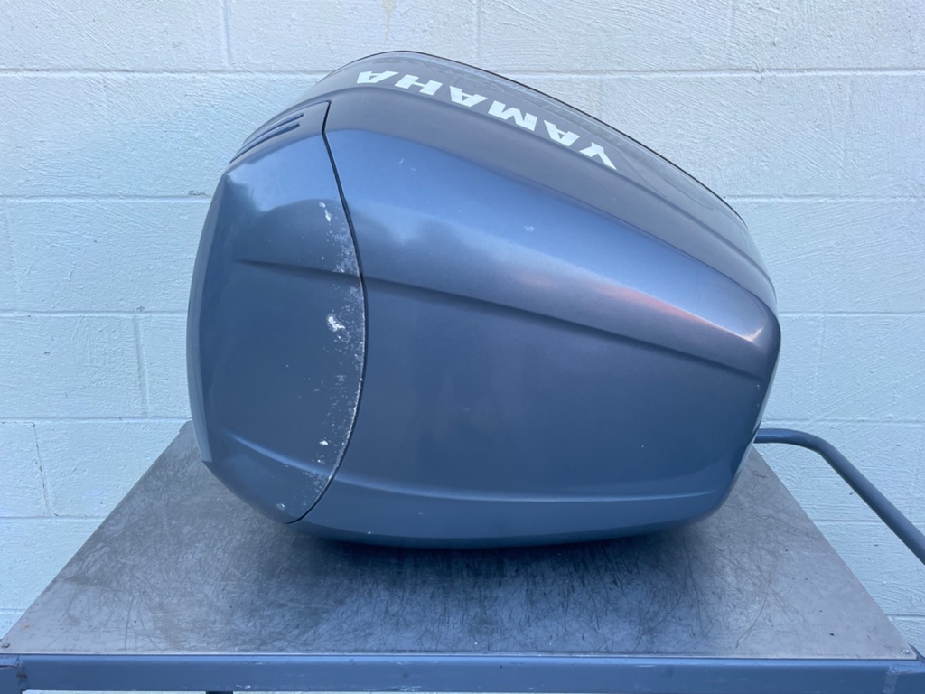 1999-2001 Yamaha 200HP 2 Stroke Outboard Top Cowling Cover Assembly 67H-42610-00-4D