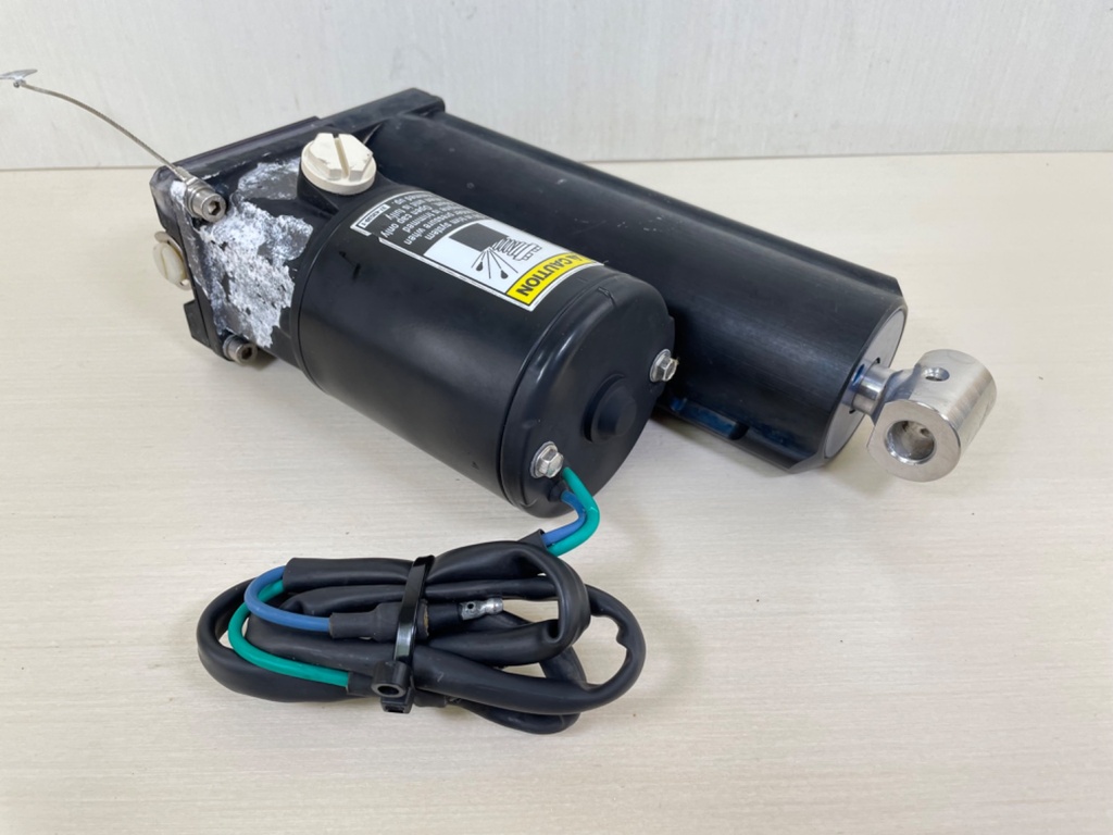 2005 Mercury 40HP 4 Stroke Outboard Power Trim Tilt Unit Assembly 8M0055006