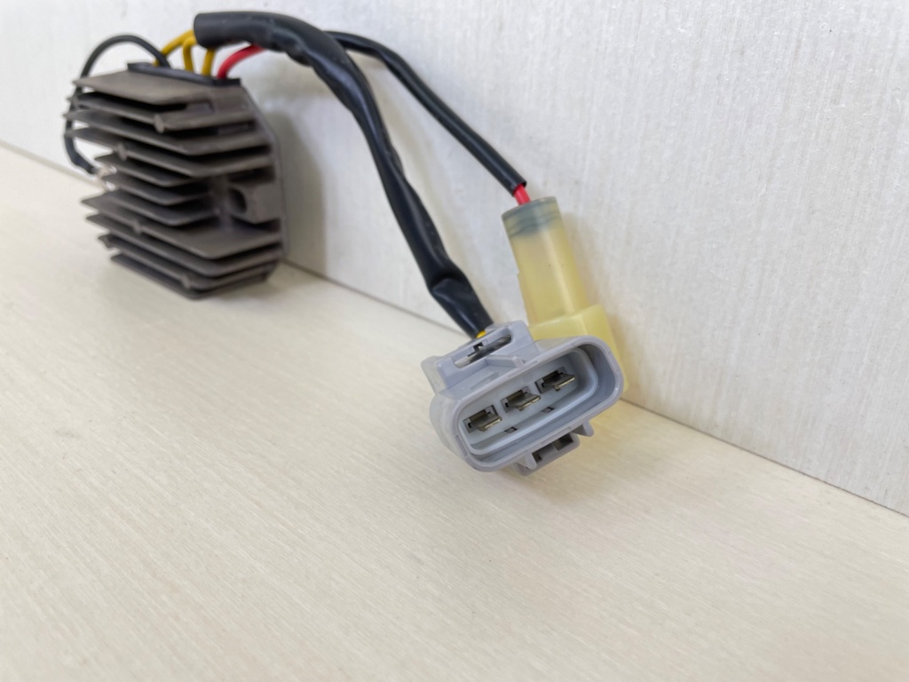 2009 Mercury 25 30 HP 4 Stroke Outboard Regulator Rectifier Assembly 898103T14