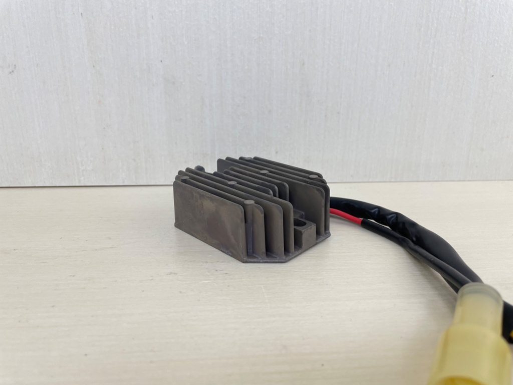 2009 Mercury 25 30 HP 4 Stroke Outboard Regulator Rectifier Assembly 898103T14