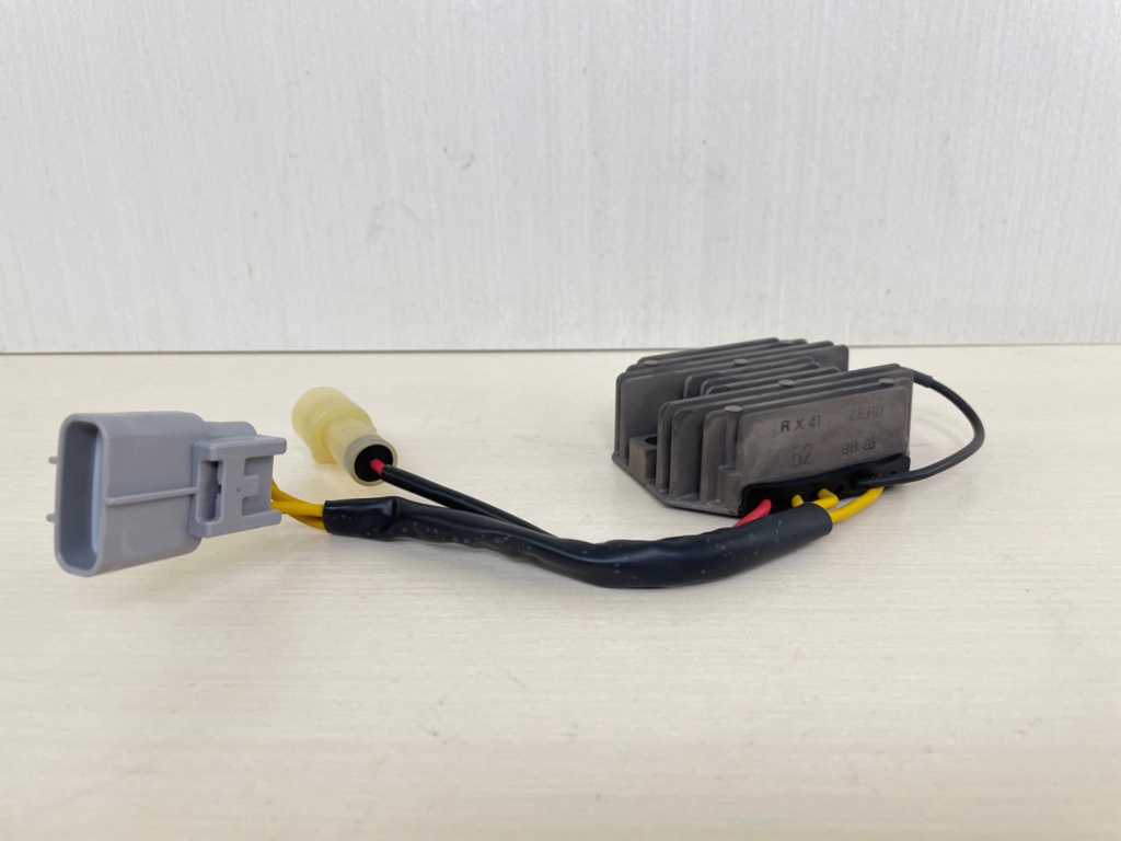 2009 Mercury 25 30 HP 4 Stroke Outboard Regulator Rectifier Assembly 898103T14