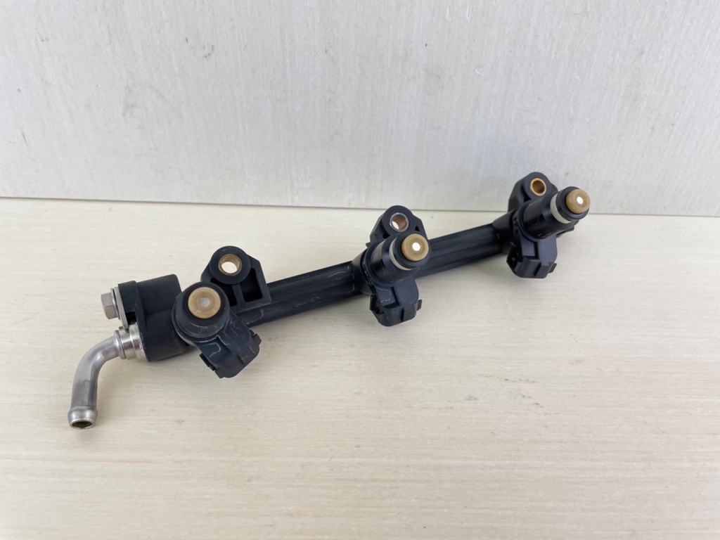 2006 - 2010 Mercury 25 30 HP 4 Stroke Outboard Fuel Rail W/ Injectors 898101T74