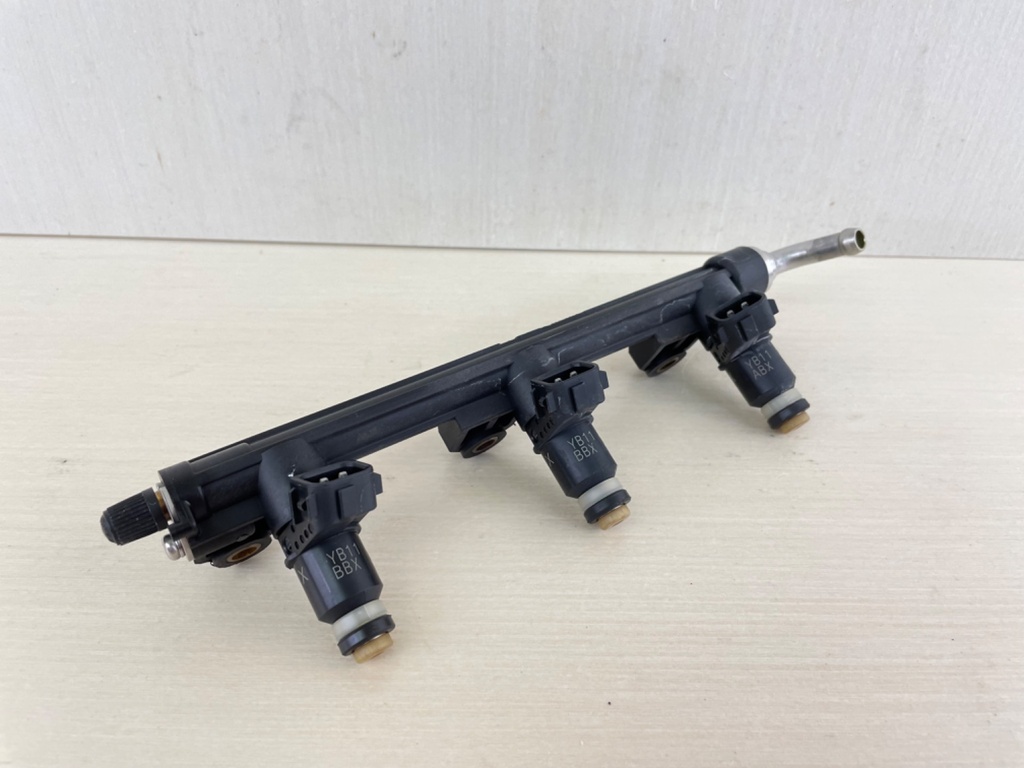 2006 - 2010 Mercury 25 30 HP 4 Stroke Outboard Fuel Rail W/ Injectors 898101T74