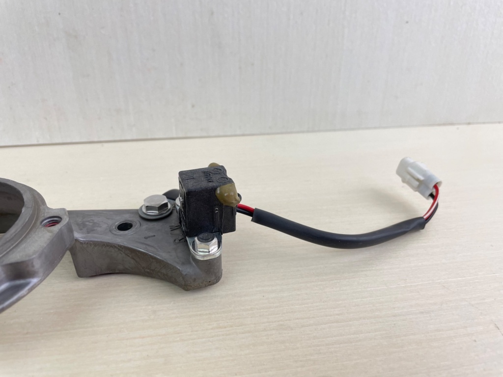 Mercury 25 30 HP 4 Stroke Outboard Coil Pulser Assembly 898101146