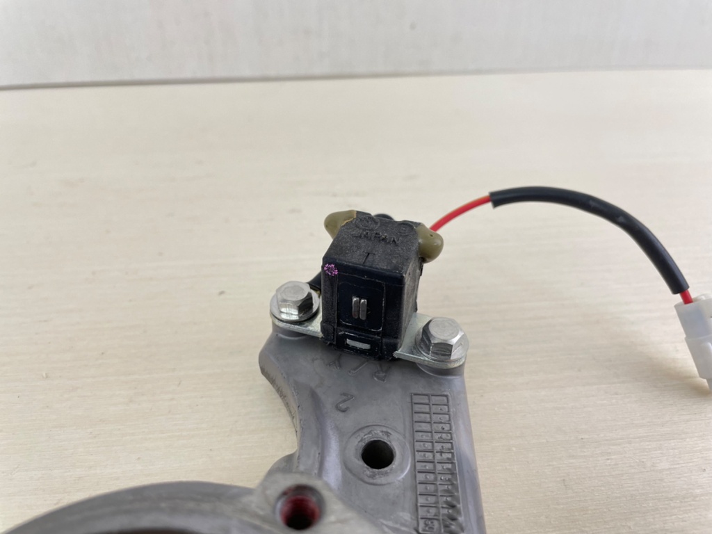 Mercury 25 30 HP 4 Stroke Outboard Coil Pulser Assembly 898101146