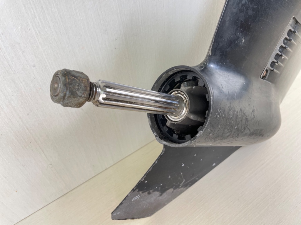 1989-1997 Mercury 40HP  2 Stroke Outboard 20" Long Lower Unit Gear Case