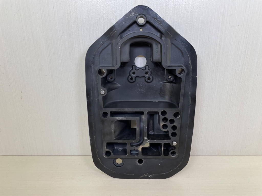 2000 Mercury 60HP 2 Stroke Outboard Exhaust Plate Assembly 19653T3