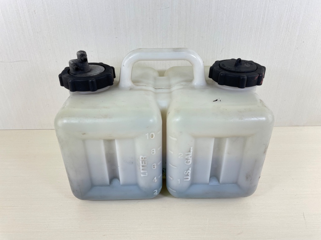 8742A22  Mercury Optimax Two 2 Stroke Outboard Remote Oil Tank Resevoir 3 Gallon