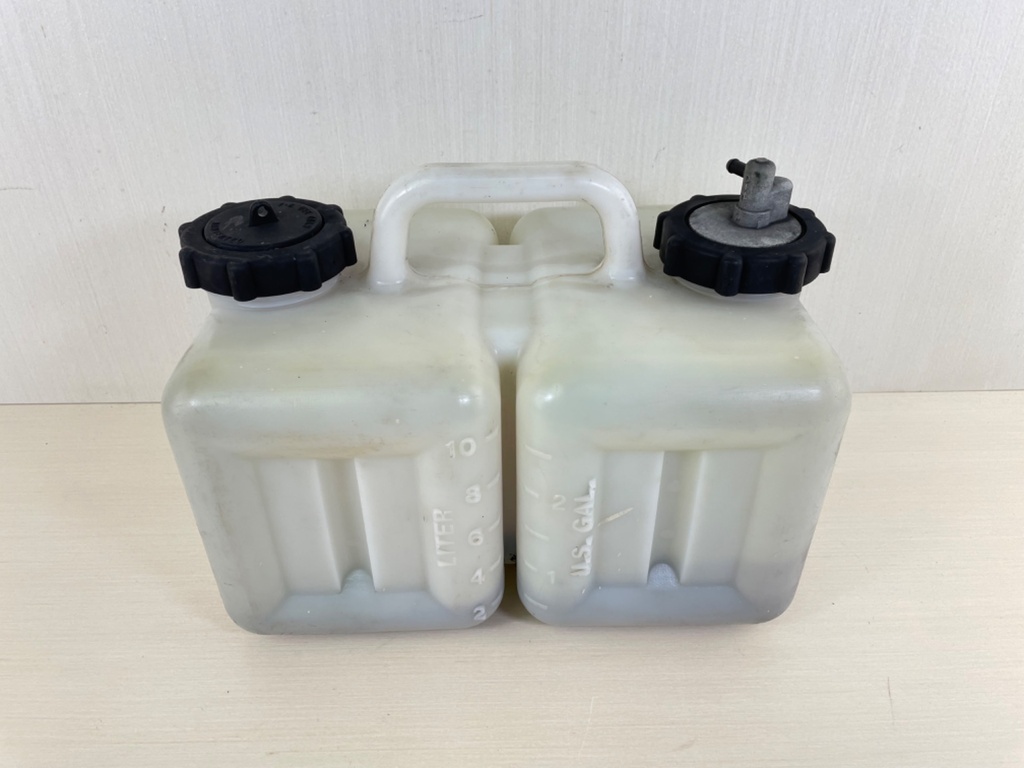 8742A22  Mercury Optimax Two 2 Stroke Outboard Remote Oil Tank Resevoir 3 Gallon