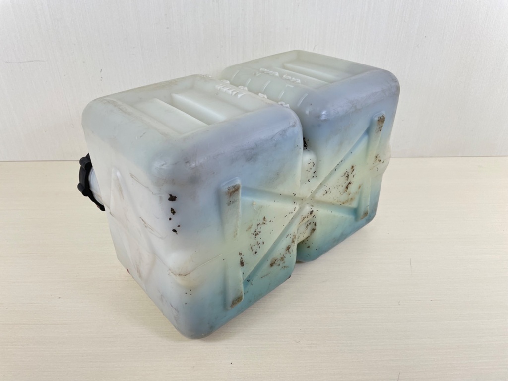 8742A22  Mercury Optimax Two 2 Stroke Outboard Remote Oil Tank Resevoir 3 Gallon