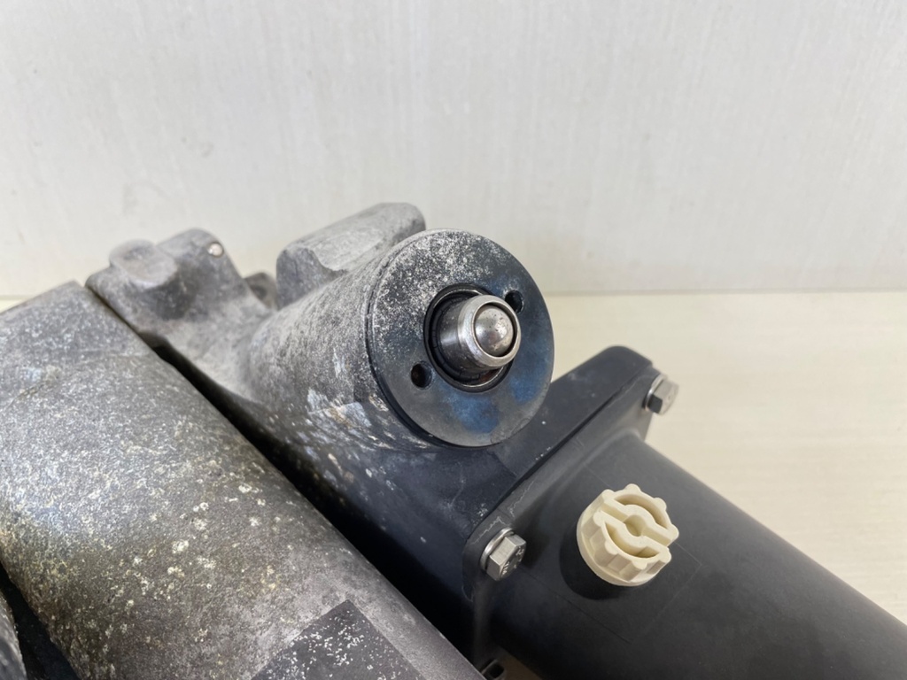 2007 Mercury 150HP Outboard Power Trim Tilt Unit Assembly 8M0168222