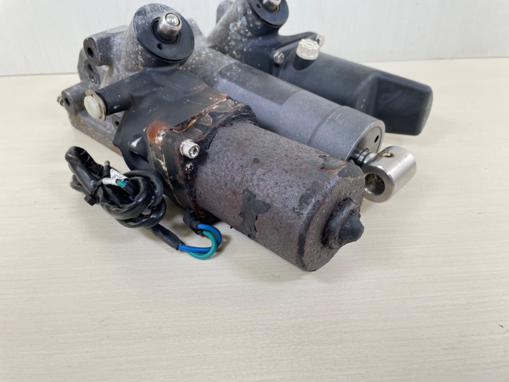 2007 Mercury 150HP Outboard Power Trim Tilt Unit Assembly 8M0168222