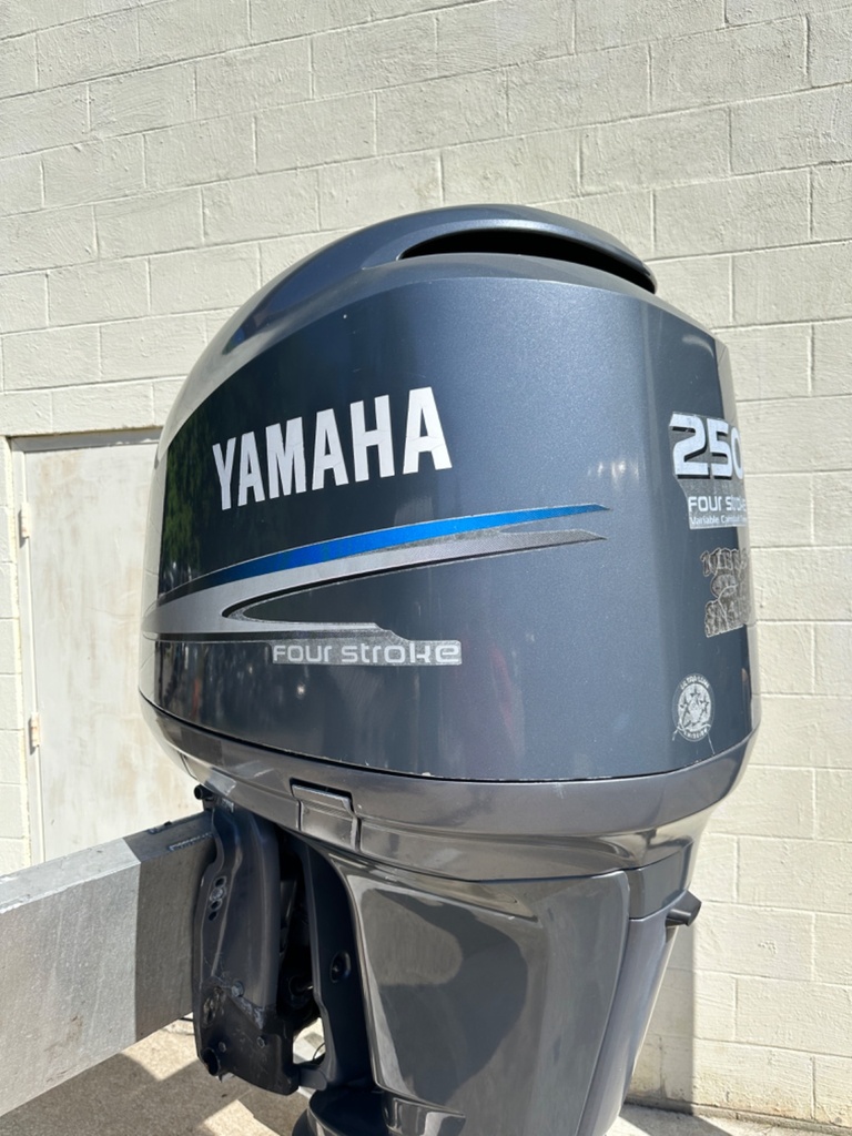 2007 Yamaha 250HP 4 Stroke Outboard Engine 25" XL Shaft Good Condition