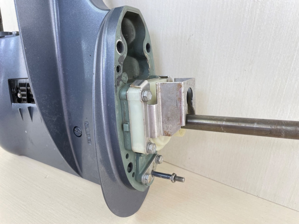 1998-2012 Yamaha 25HP 4 Stroke Outboard 20" Long Lower Unit Gear Case