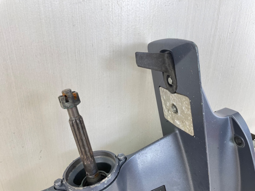 1998-2012 Yamaha 25HP 4 Stroke Outboard 20" Long Lower Unit Gear Case